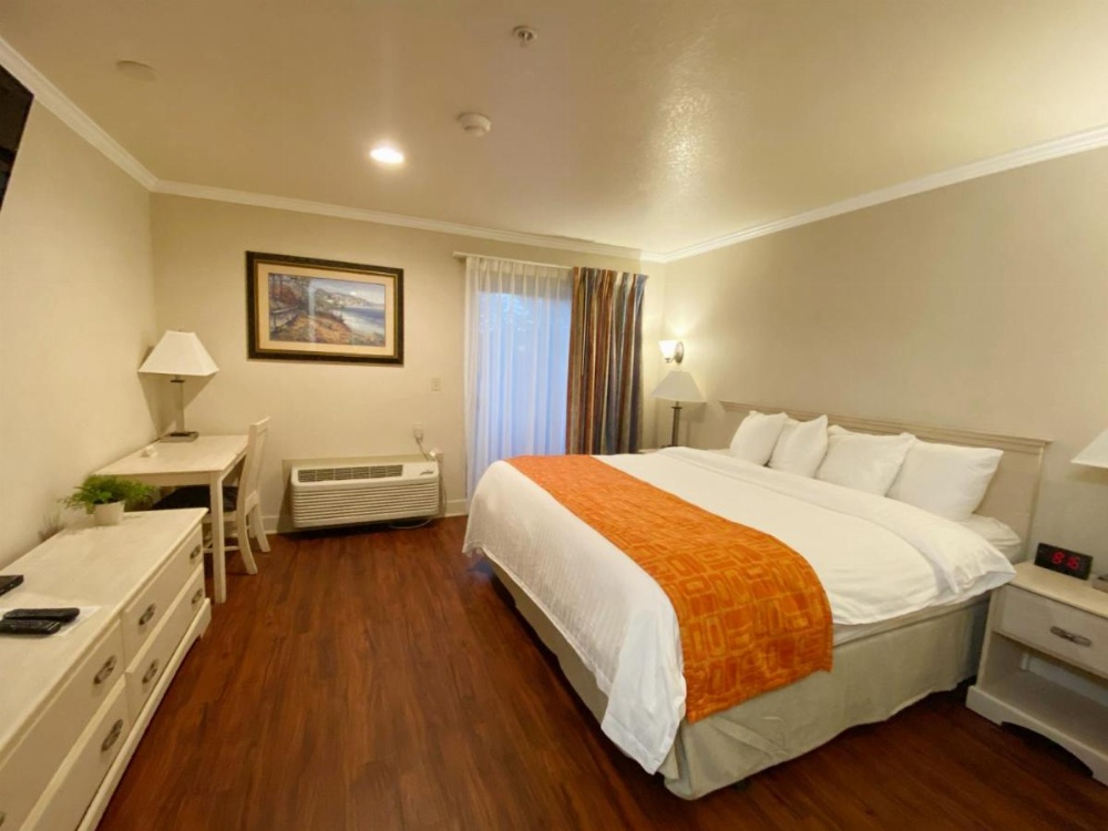 Monarch Valley Inn Marina at Monterey Bay